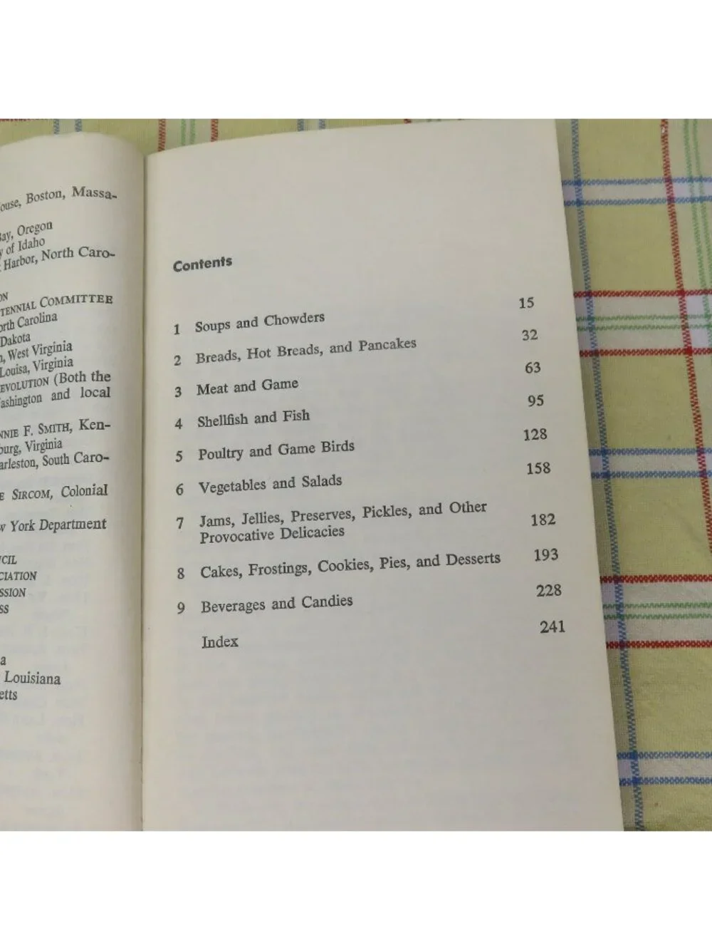 Famous American Recipes Cookbook John & Marie Roberson 1965 Collier PB 1st Ed